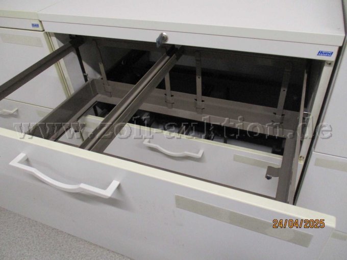 Schrank geöffnet