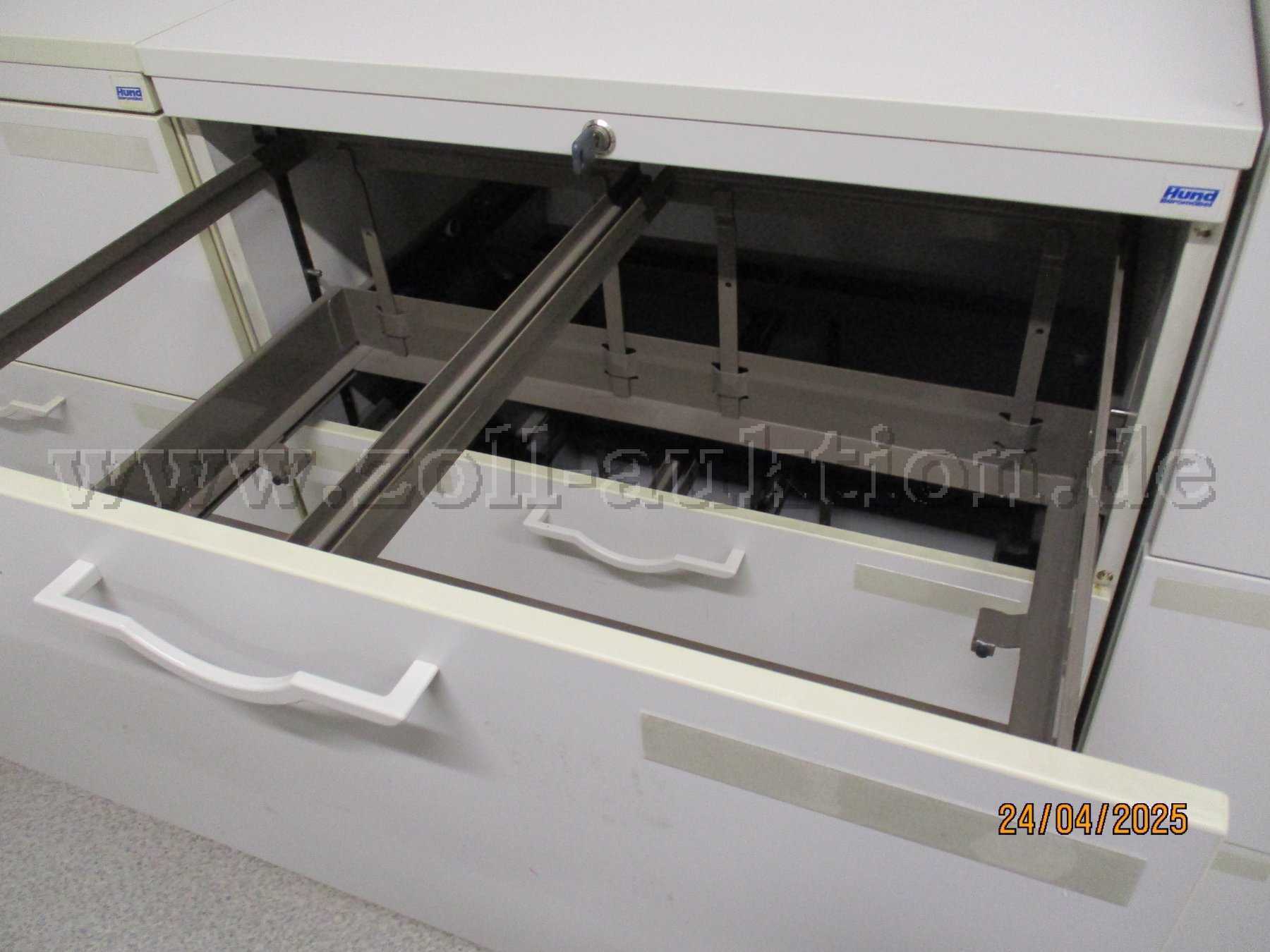 Schrank geöffnet