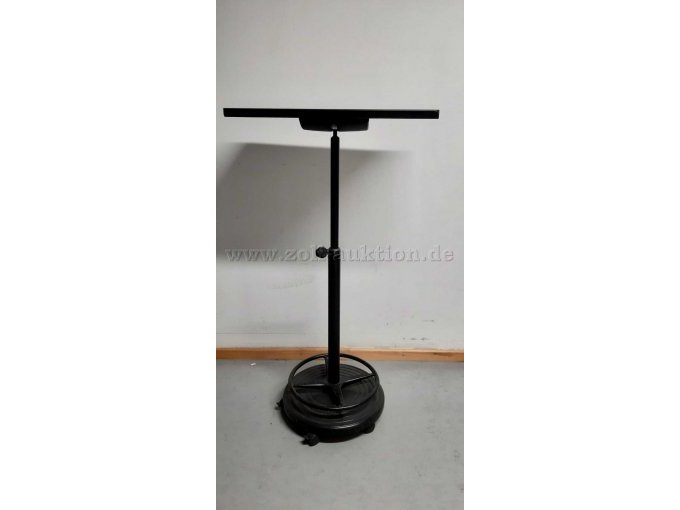 Gesamtansicht höchste Einstellung waagerecht gestellte Platte