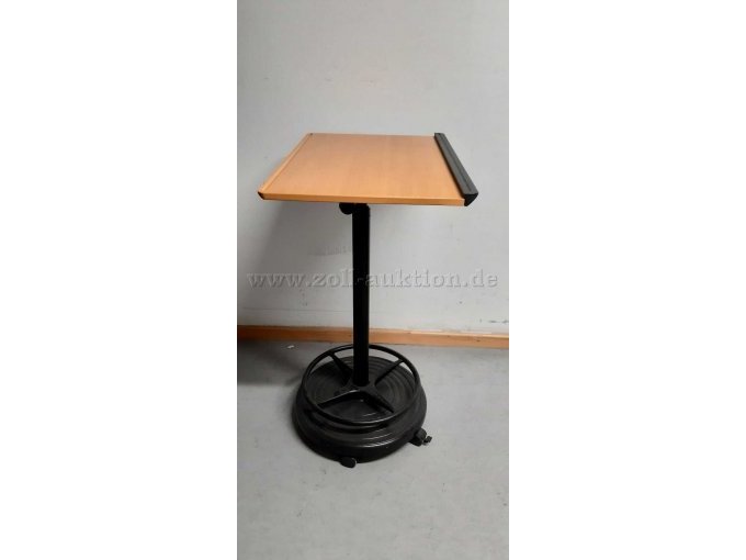 Seitliche Gesamtansicht niedrigste Einstellung waagerecht gestellte Platte