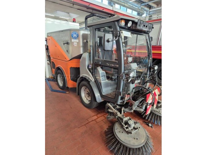 Kehrmaschine rechts Seite