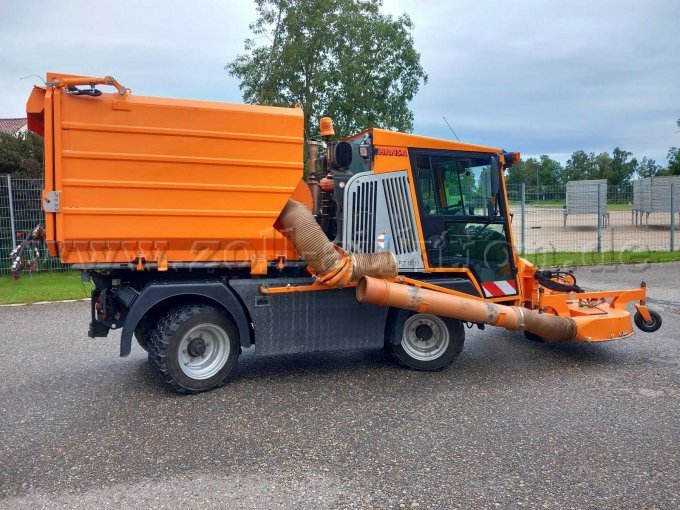 Mähwerk mit Saugbunker