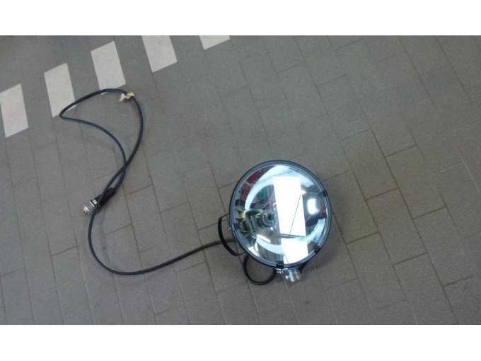 Arbeits-/Suchscheinwerfer für Feuerwehrauto mit Kabel und Stecker