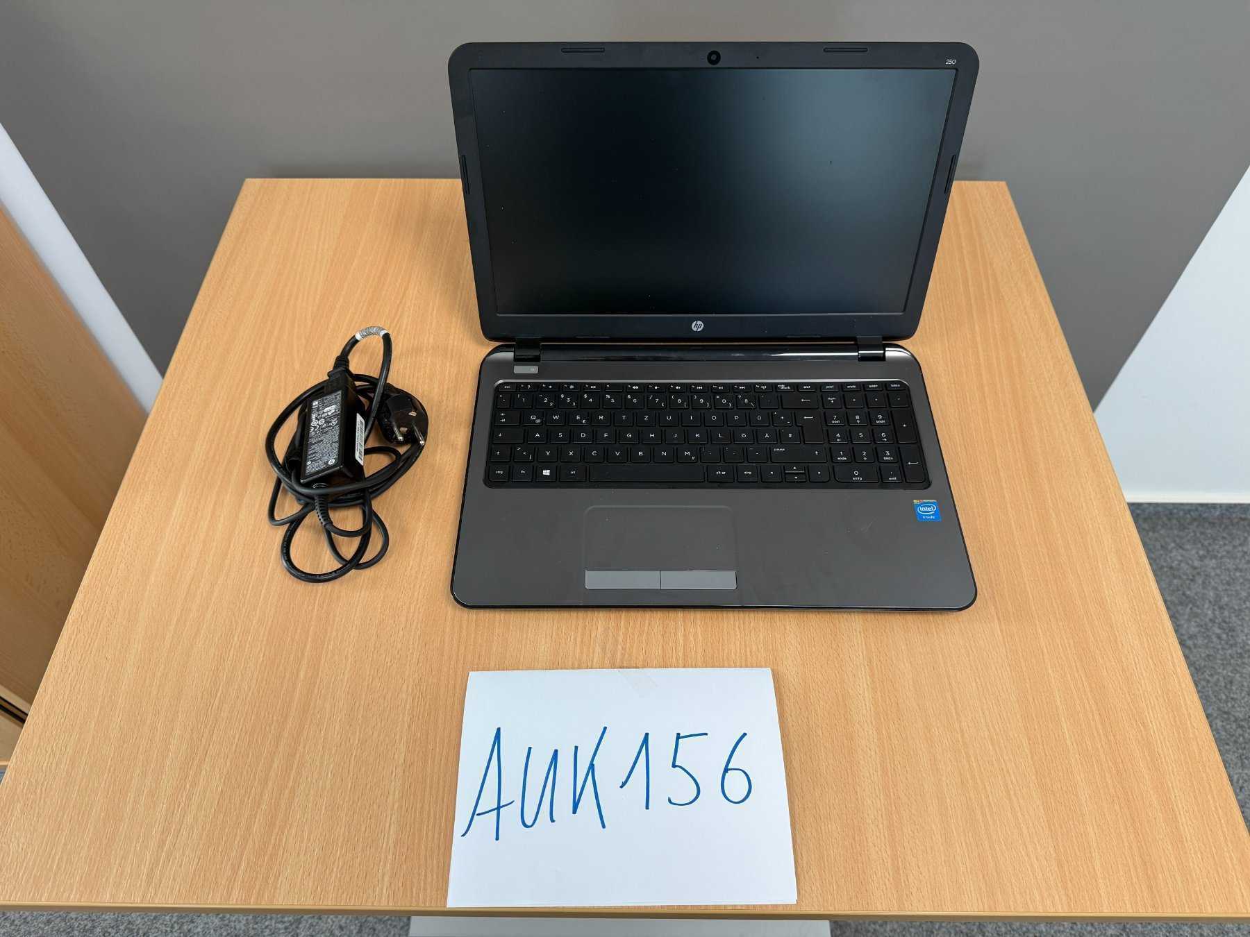 HP 250 G3 Notebook – 39,6 cm (15.6") mit Netzteil