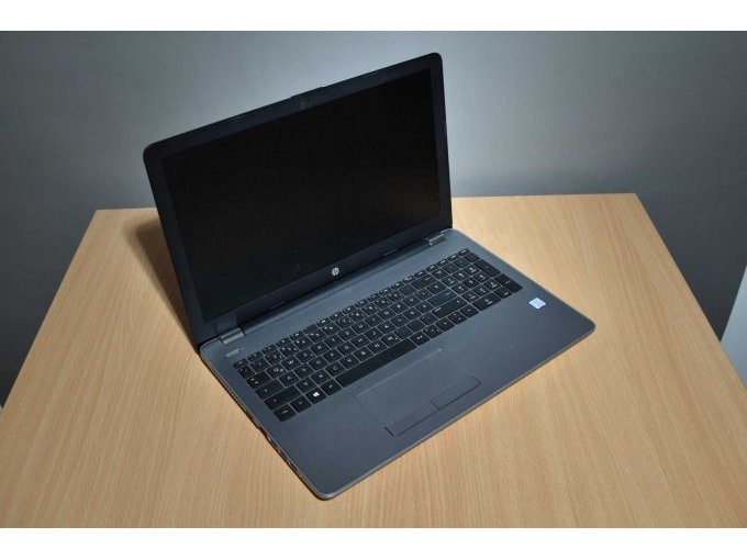 HP 250 G6 Notebook – 39,6 cm (15.6")
Ansicht geöffnet