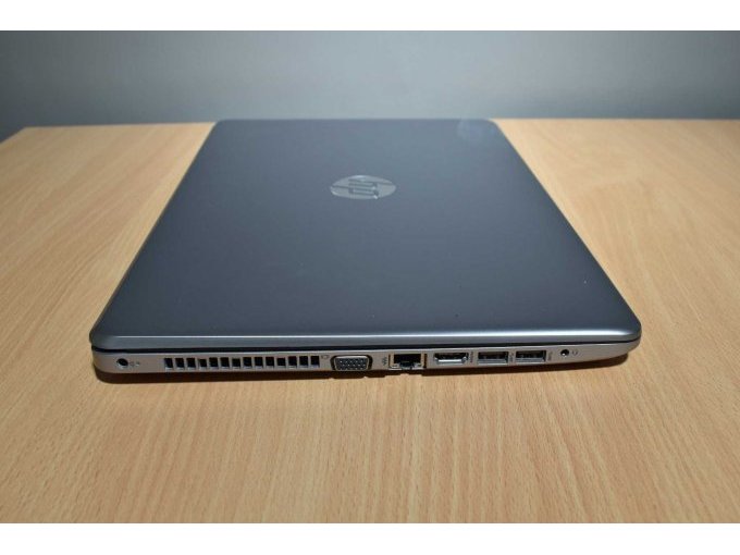 HP 250 G6 Notebook – 39,6 cm (15.6")
Ansicht von der Seite