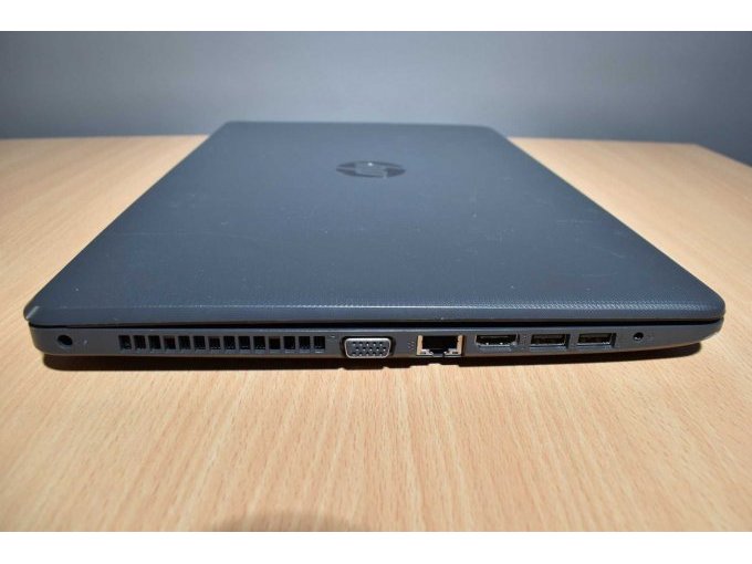 HP 250 G6 Notebook – 39,6 cm (15.6")
Ansicht von der Seite