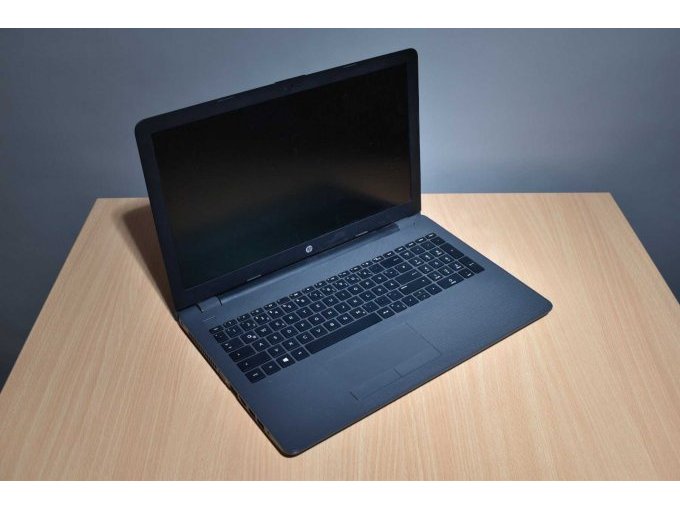 HP 250 G6 Notebook – 39,6 cm (15.6")
Ansicht geöffnet