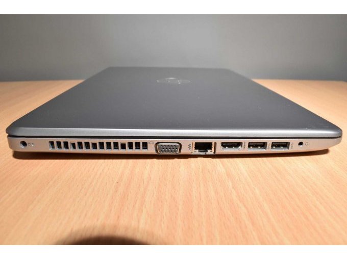 HP 250 G6 Notebook – 39,6 cm (15.6")
Ansicht von der Seite