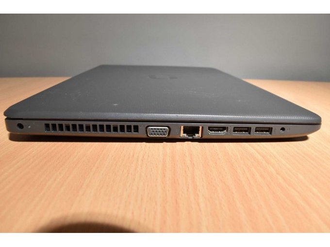 HP 250 G6 Notebook – 39,6 cm (15.6")
Ansicht von der Seite