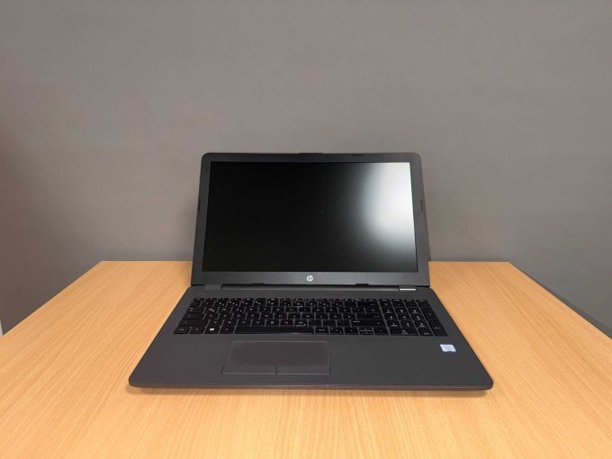 HP 250 G6 Notebook Frontseite