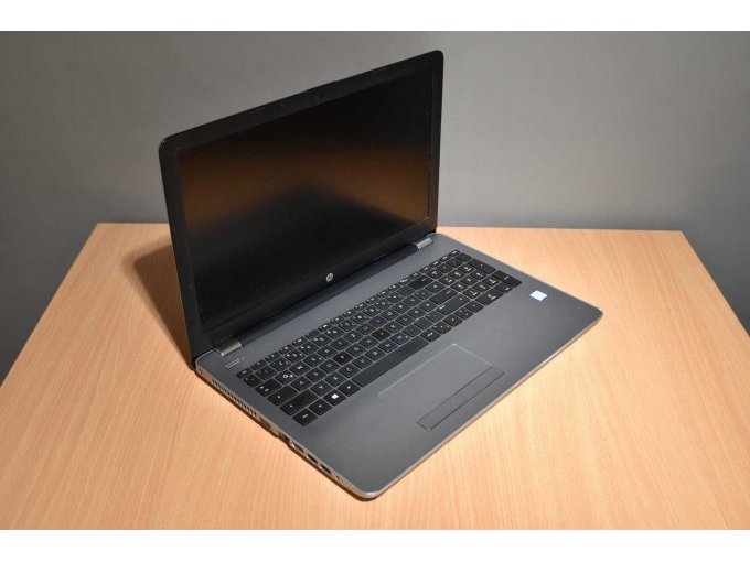 HP 250 G6 Notebook Frontansicht