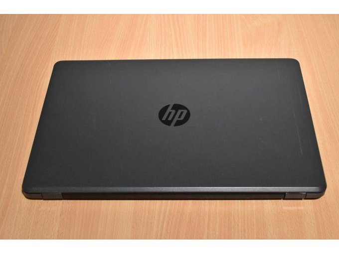HP 250 G6 Notebook – 39,6 cm (15.6")
Ansicht geschlossen