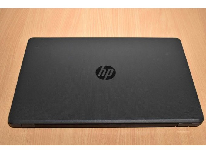 HP 250 G6 Notebook – 39,6 cm (15.6")
Ansicht geschlossen