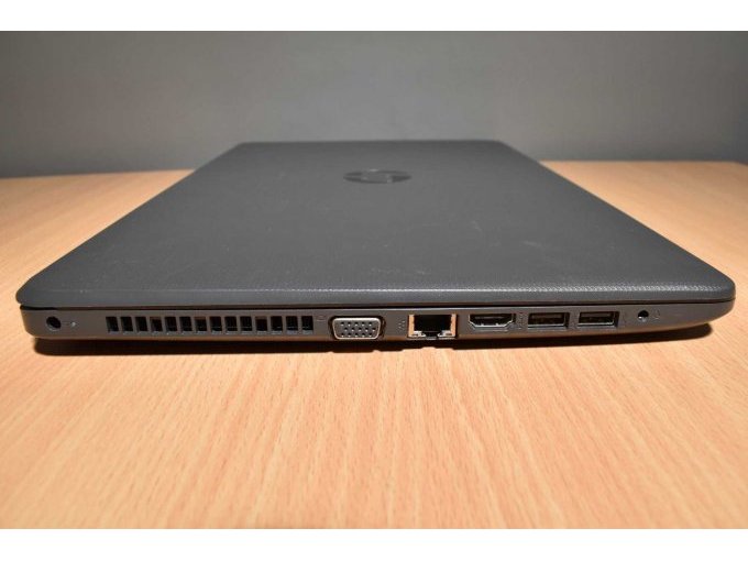HP 250 G6 Notebook – 39,6 cm (15.6")
Ansicht von der Seite