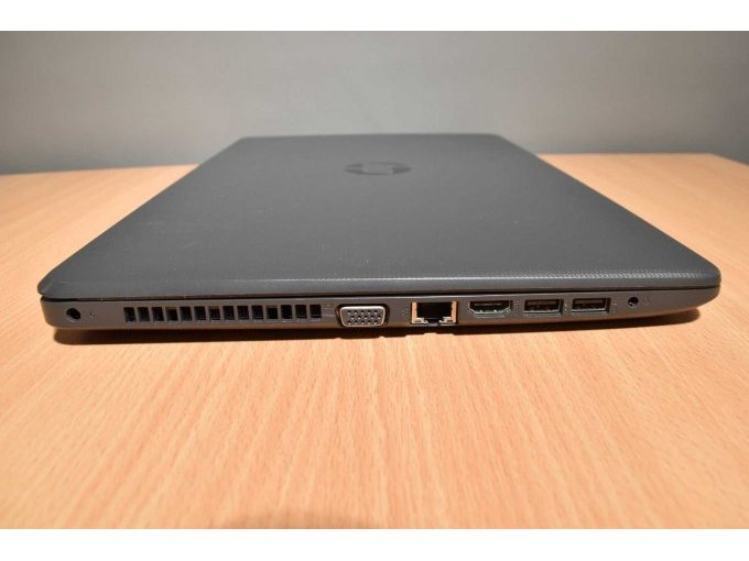 HP 250 G6 Notebook – 39,6 cm (15.6")
Ansicht von der Seite