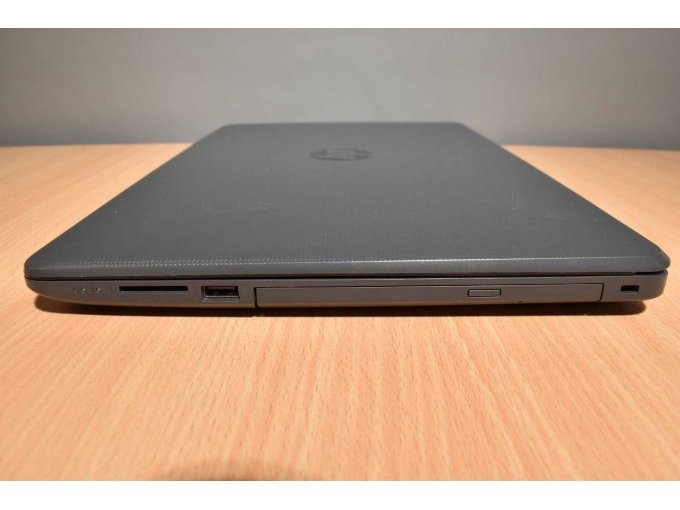 HP 250 G6 Notebook – 39,6 cm (15.6")
Ansicht von der Seite