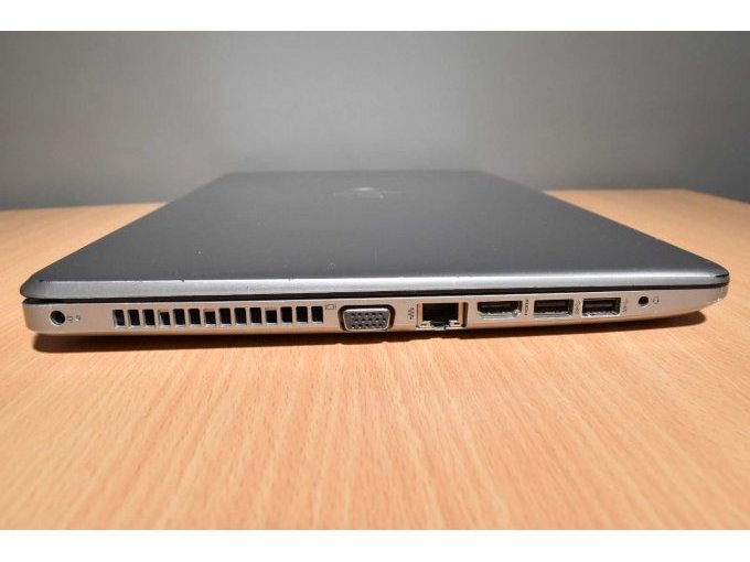 HP 250 G6 Notebook – 39,6 cm (15.6")
Ansicht von der Seite