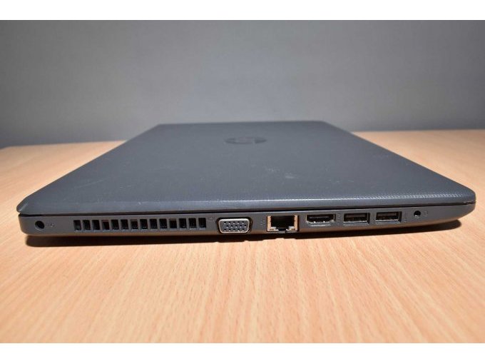 HP 250 G6 Notebook – 39,6 cm (15.6")
Ansicht von der Seite