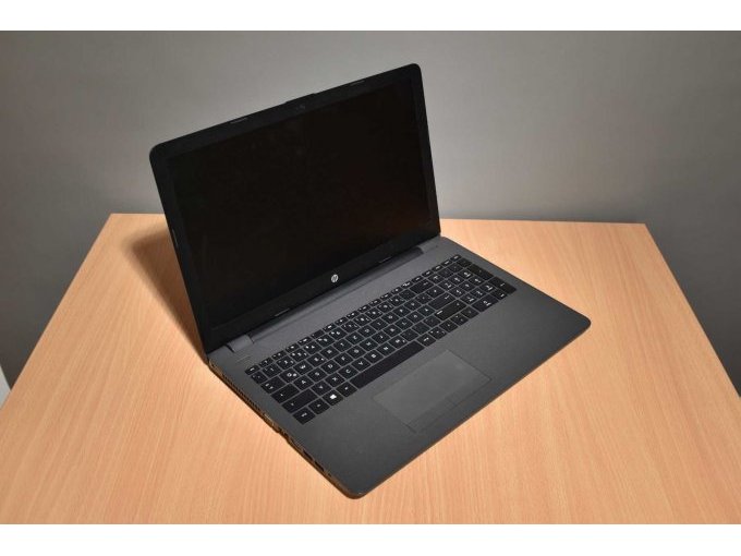 HP 250 G6 Notebook – 39,6 cm (15.6")
Ansicht geöffnet