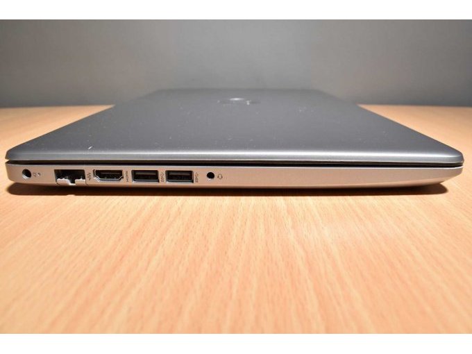 HP 250 G7 Notebook – 39,6 cm (15.6")
Ansicht von der Seite