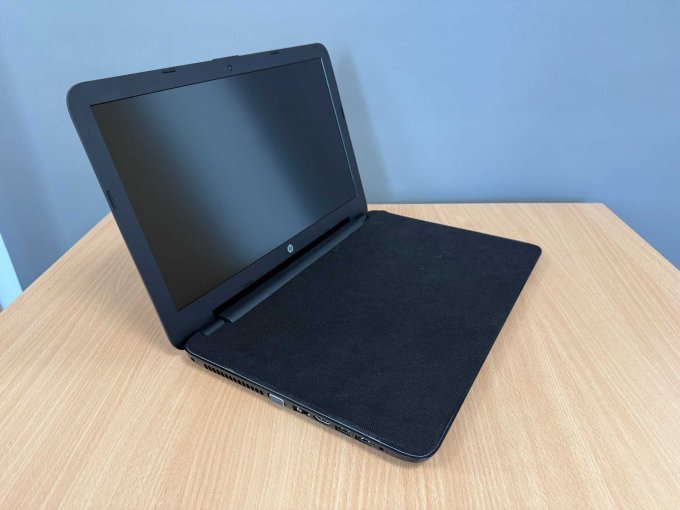 HP 255 G5 Notebook-PC 39,6 cm (15.6")
geöffnet
Ansicht von vorne