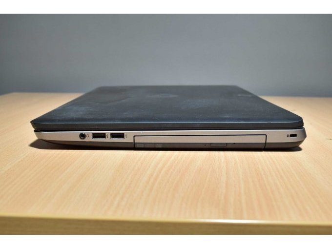 HP ProBook 470 G2 – Notebook – 43,9 cm (17,3")
Ansicht von der Seite