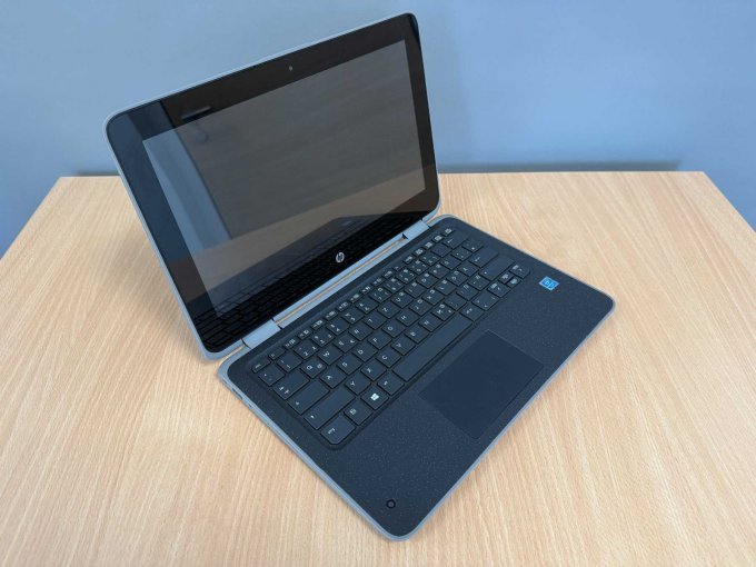 HP ProBook x360 11 G3 EE
Ansicht geöffnet