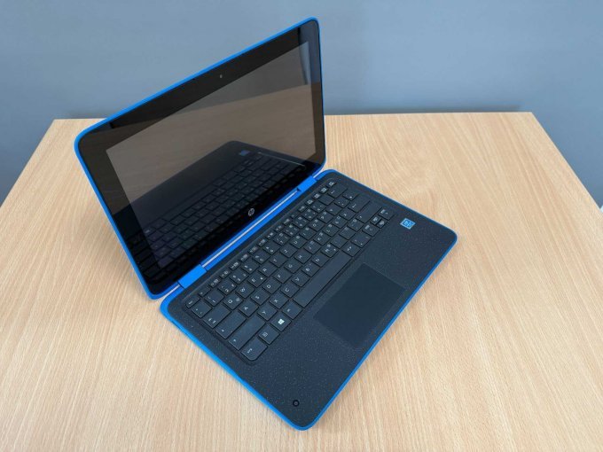 HP ProBook x360 11 G3 EE
Ansicht geöffnet