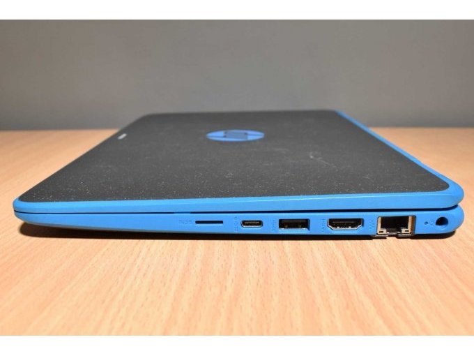 HP ProBook x360 11 G3 EE (11,6" ) 29,5 cm
Ansicht von der Seite