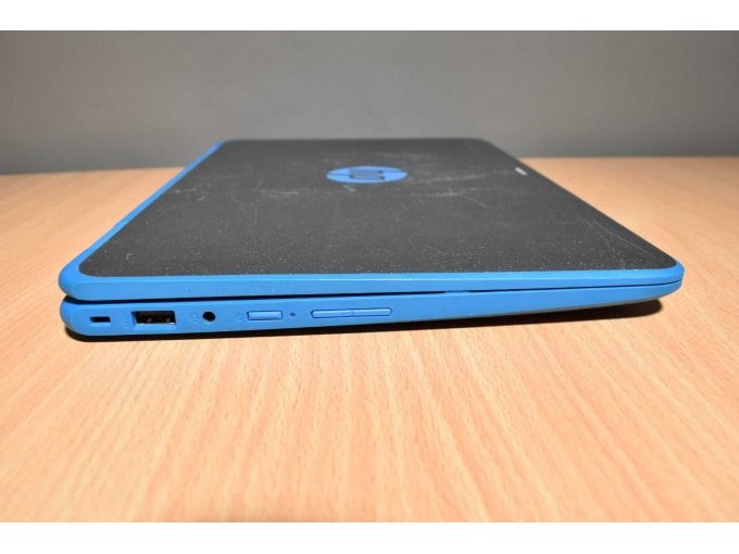 HP ProBook x360 11 G3 EE (11,6" ) 29,5 cm
Ansicht von der Seite