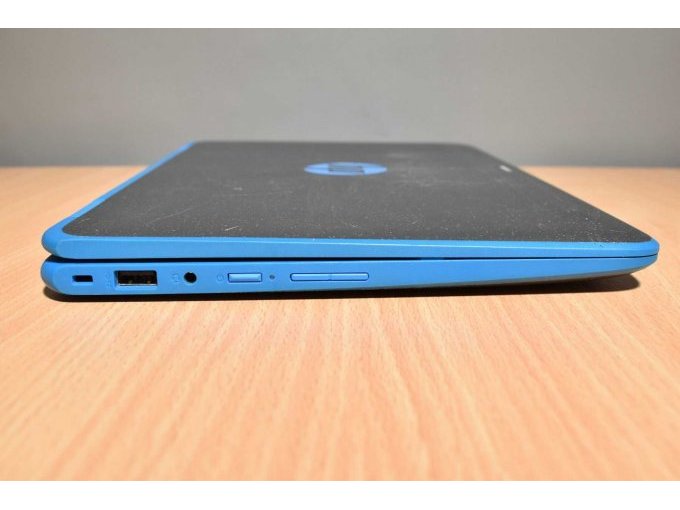 HP ProBook x360 11 G3 EE (11,6" ) 29,5 cm
Ansicht von der Seite