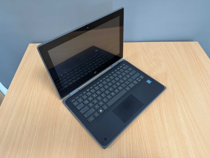 HP ProBook x360 11 G5 EE 29.5 cm ( 11.6" ) Touch
Ansicht geöffnet von vorne