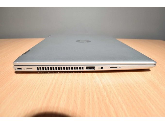 HP ProBook x360 440 G1 – 35,56 cm (14")
Ansicht von der Seite