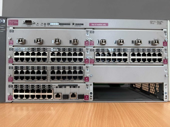 HP ProCurve 5380xl (J4819A) – 8-Slot Managed Switch
Frontalansicht