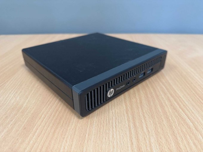 HP ProDesk 400 G1 GM Desktop-Mini PC
Ansicht von vorne