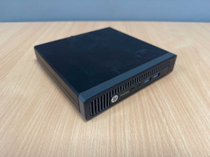 HP ProDesk 400 G1 GM Desktop-Mini PC
Ansicht von vorne