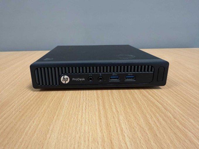 HP ProDesk 400 G1 GM Desktop-Mini PC
Ansicht von vorne