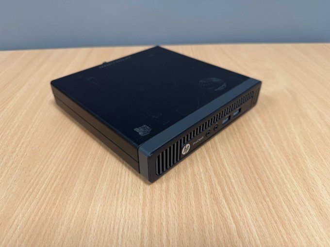 HP ProDesk 400 G1 GM Desktop-Mini PC
Ansicht von vorne