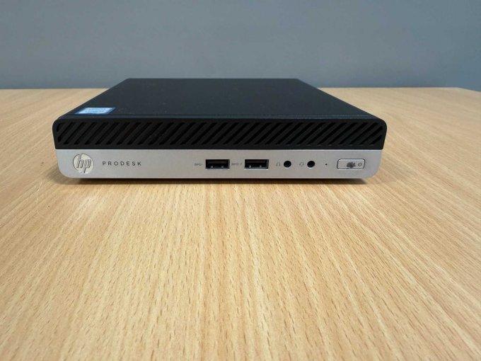 HP ProDesk 400 G3 Desktop-Mini PC
Ansicht von vorne