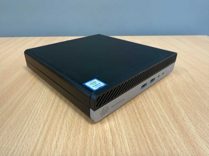HP ProDesk 400 G3 Desktop-Mini PC – 1QM55ES
Ansicht von vorne
