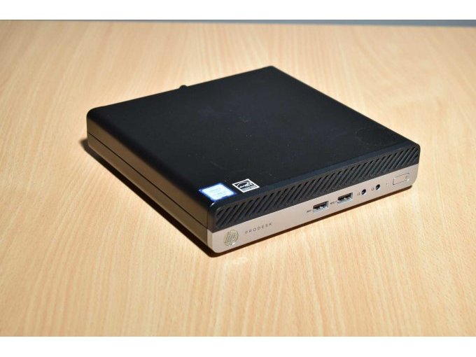 HP ProDesk 400 G4 Desktop-Mini PC
Ansicht von vorne