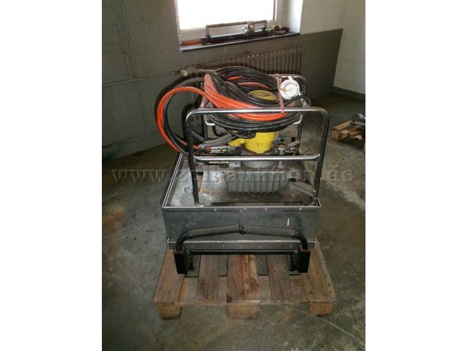 Gestell mit Aggregat