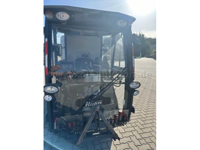 Ansicht der Kehrmaschine von Vorne