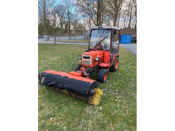 Hakotrac Ansicht Front Seite links