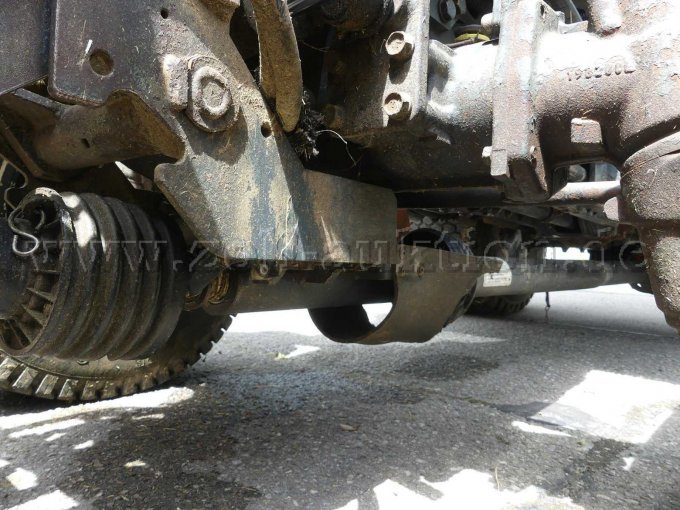 Ansicht vorn links unterhalb