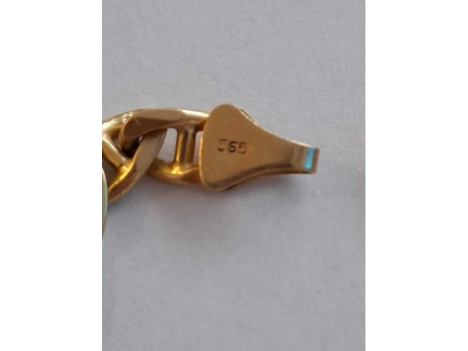 Punze auf Verschluss (2)