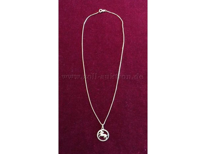 Kette mit Anhänger