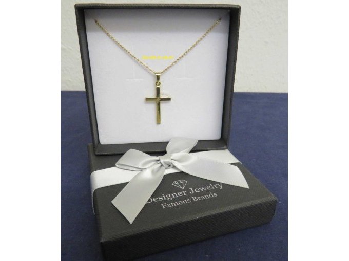 Goldkette mit Kreuzanhänger in einem Geschenketui