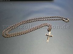 Kette und Kreuz